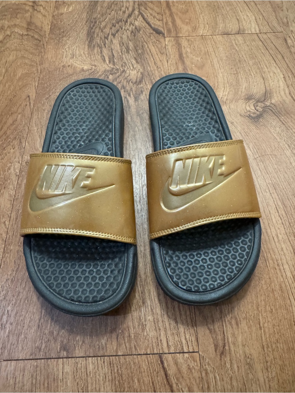 Nike Black Footbed with Gold Strap Slide Sandals Women’s Size 6.5
